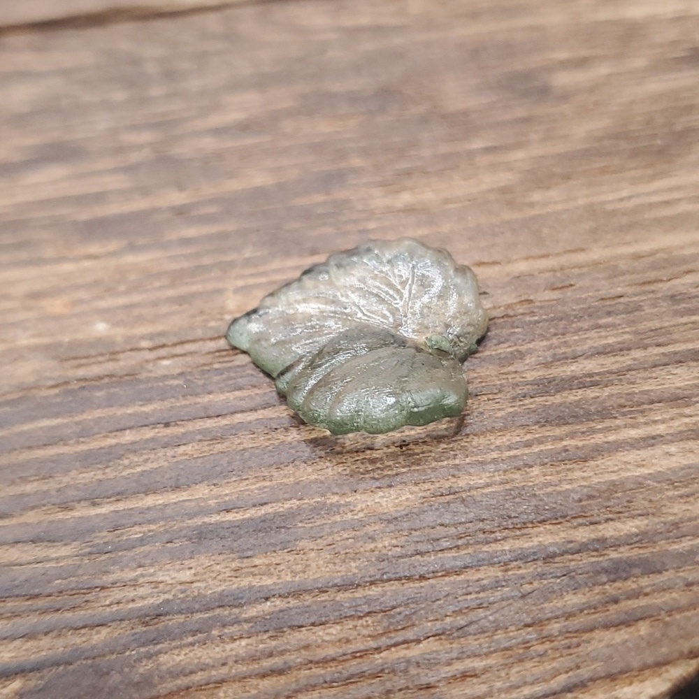 Ghostly clear green leaf charm P136‎